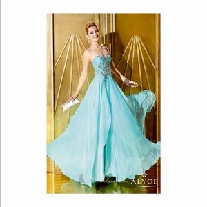 Prom Dress (can be used for a wedding)